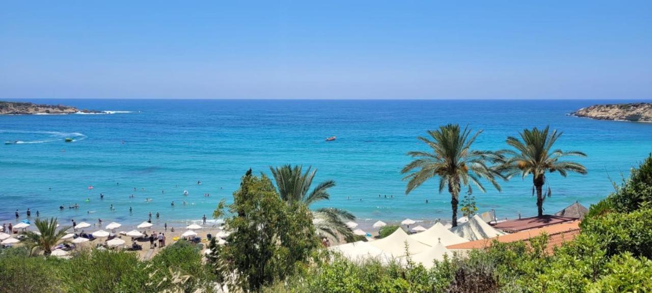 Villa Neyla Four Bedroom Coral Bay Beach Front المظهر الخارجي الصورة