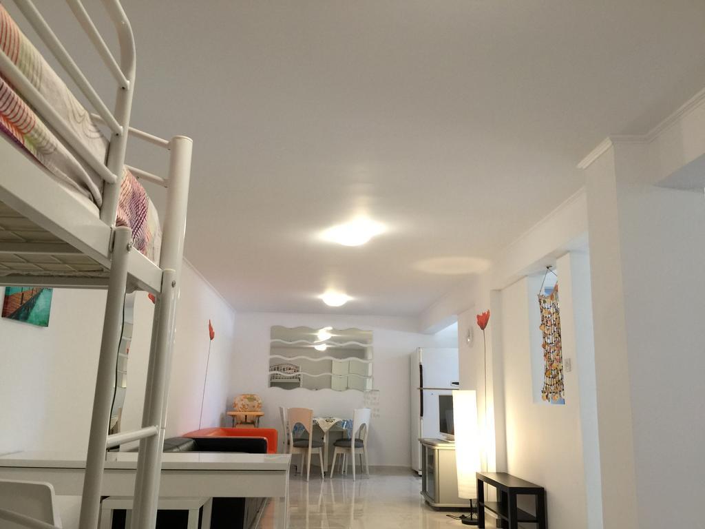 Villa Neyla Four Bedroom Coral Bay Beach Front المظهر الخارجي الصورة